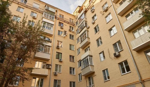 Фасад 8-этажного дома на Ленинском проспекте отремонтируют в 2023 году