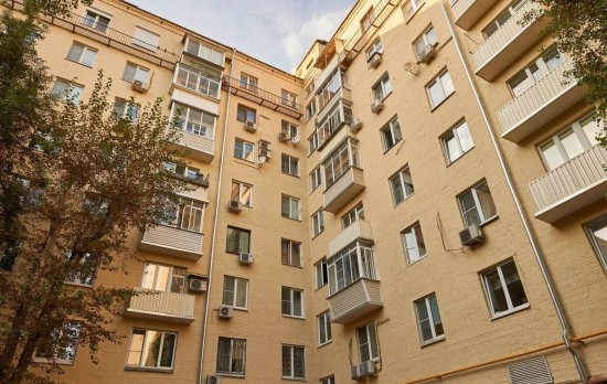 Фасад 8-этажного дома на Ленинском проспекте отремонтируют в 2023 году