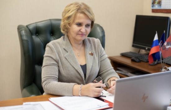 Депутат МГД Людмила Гусева проголосовала онлайн на избирательном участке