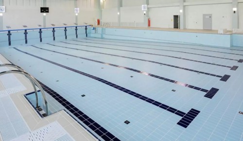 В Северном Бутове инвестор передал в собственность города новый спорткомплекс с бассейном
