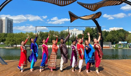 Жители района Черемушки могут освоить искусство индийского танца в студии «Таранг»