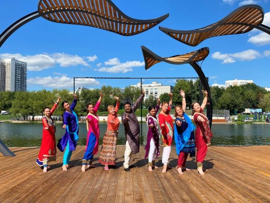 Жители района Черемушки могут освоить искусство индийского танца в студии «Таранг»