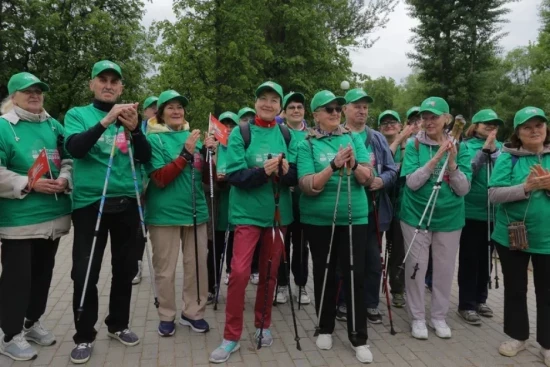 В окружных центрах московского долголетия отметят День старшего поколения