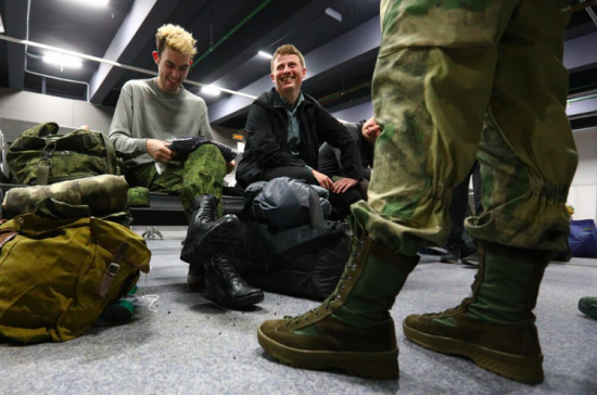 Депутат Мосгордумы Бускин отметил высокую организацию в пункте отбора контрактников на военную службу