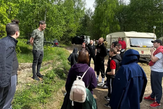 Воспитанники «Каховских ромашек» познакомились с защитником ФК «Локомотив»