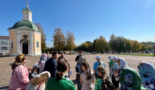 Воспитанники Воскресной школы Котловки посетили Свято-Троицкую Сергиеву лавру
