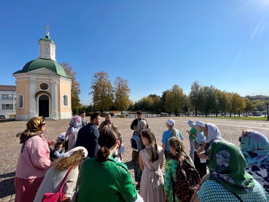 Воспитанники Воскресной школы Котловки посетили Свято-Троицкую Сергиеву лавру