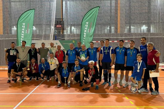 Команда Гагаринского района заняла 2 место на соревнованиях по мини-футболу для взрослых