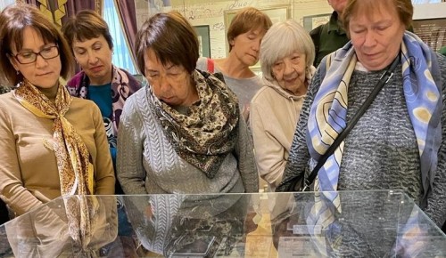 Долголеты из Обручевского района побывали на экскурсии в музее «История Московского шоколада»