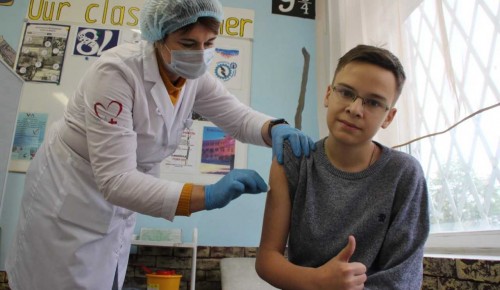 Против гриппа есть прививка. В школах продолжается вакцинация учеников от инфекции