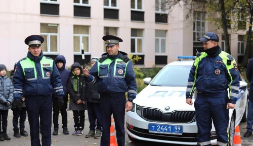 На юго-западе столицы в школе состоялся праздник по ПДД