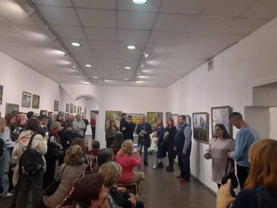 В галерее «Нагорная» открылась выставка «Династия художников Бровкиных»