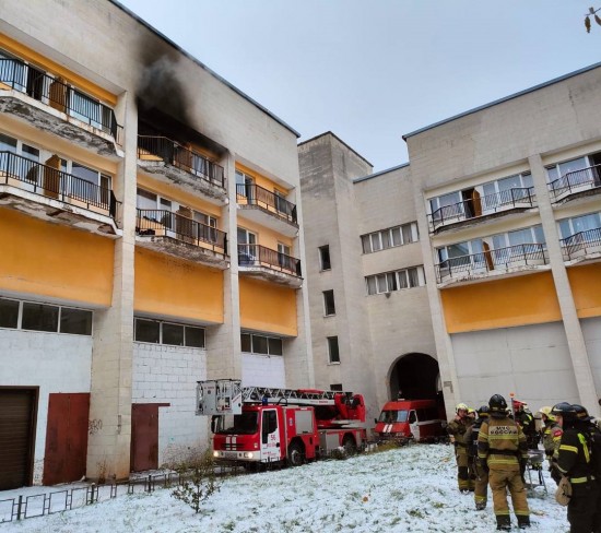 Прокуратура выясняет причины пожара в гостинице на Литовском бульваре