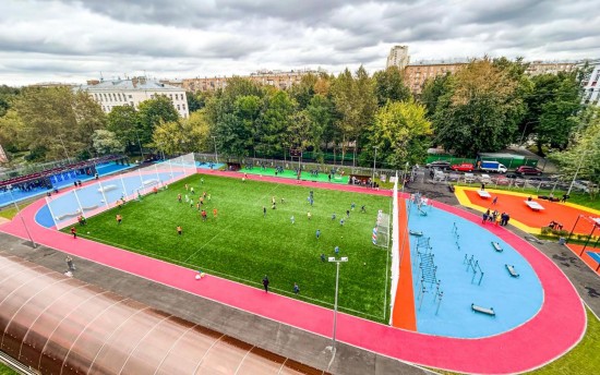 Москвичам рассказали о преобразившемся в Гагаринском районе стадионе «Пионер»