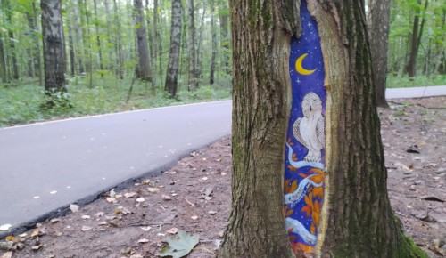 Художники-волонтеры вылечили 14 деревьев в Битцевском лесу