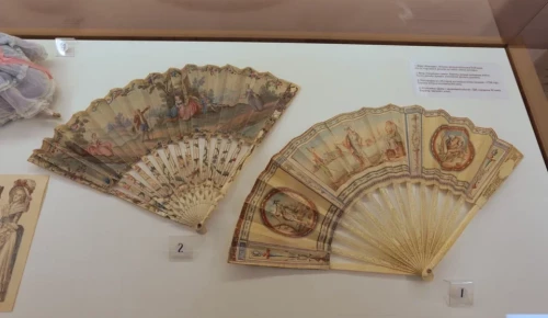 В усадьбе Воронцово устроят приуроченный к празднику мастер-класс «Веер для мамы»