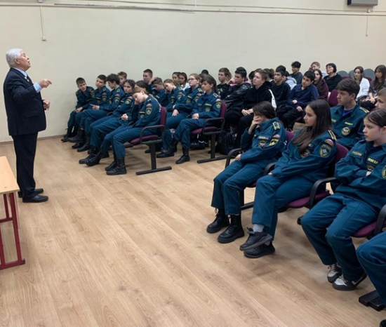 В школе №626 прошли уроки мужества, посвященные 80-летию Курской битвы