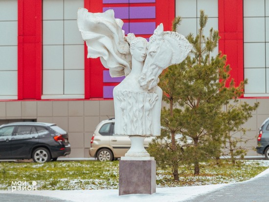 Жителям Конькова рассказали о ярких архитектурных объектах, установленных на территории района