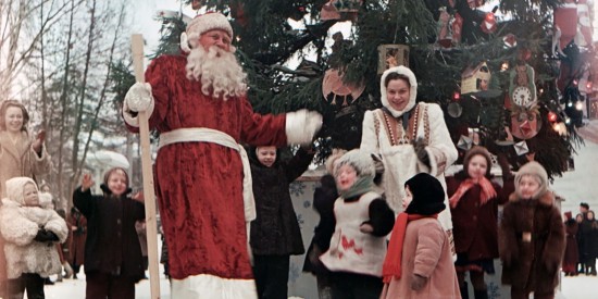 Главархив запустил новую онлайн-выставку «Российский сказочный персонаж Дед Мороз»