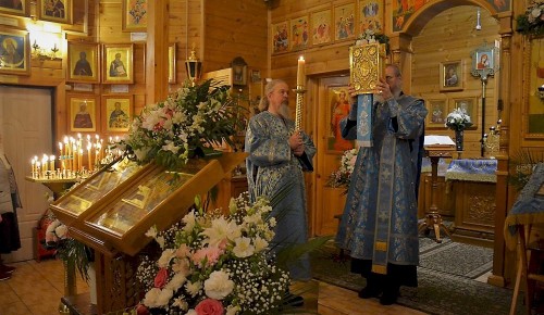 В храме Патриарха Московского в Зюзине отпраздновали 9 лет со дня освящения