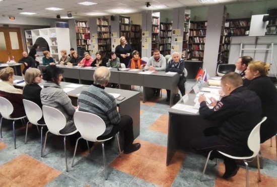 В библиотеке №190 прошла встреча главы управы района Конькова с активистами