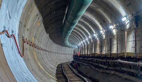 На двух участках Троицкой линии метро завершаются строительные работы