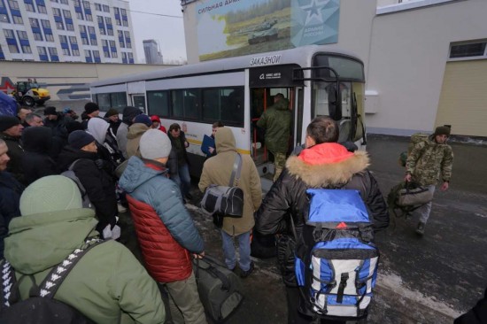 «Всегда хотел быть нужным стране». Будущие бойцы готовы защищать границы Родины от врага