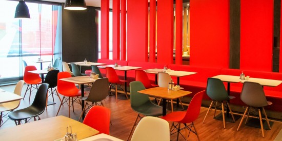 Из заведения общепита на Профсоюзной ул. похитили сумку с вещами