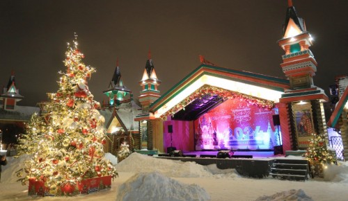 На площадке фестиваля «Путешествие в Рождество» в Теплом Стане покажут ледовые шоу