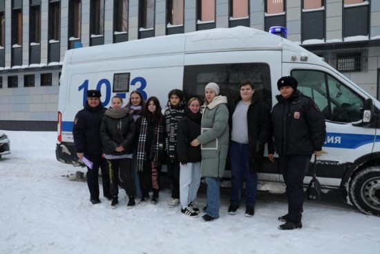 В УВД по ЮЗАО ГУ МВД России по г. Москве состоялся День открытых дверей для школьников