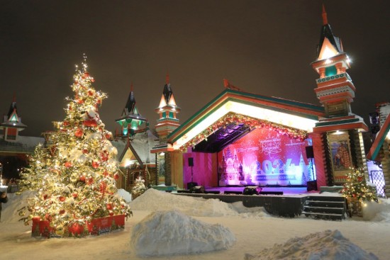 На площадке фестиваля «Путешествие в Рождество» в Теплом Стане покажут ледовые шоу