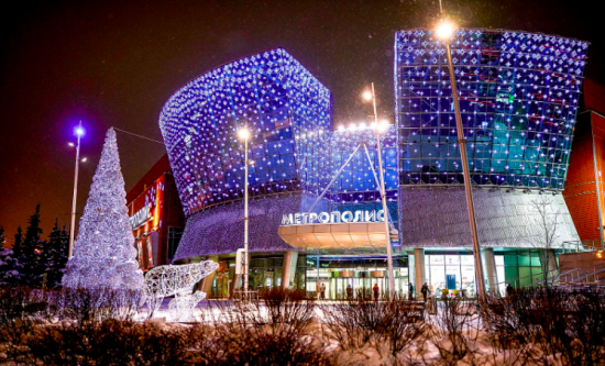 Собянин: Торговые центры и рестораны Москвы украсили гирляндами и инсталляциями