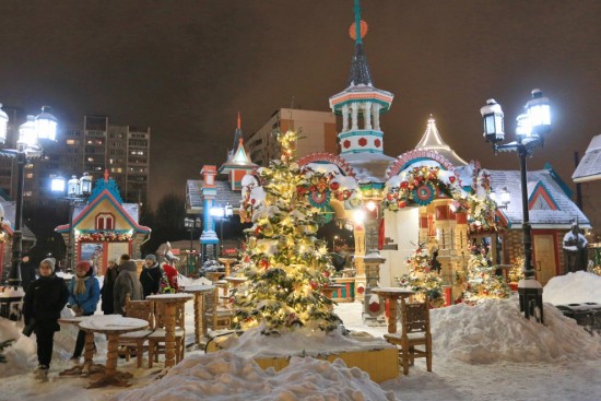 Новогодние представления покажут на площадках «Путешествие в Рождество» в ЮЗАО