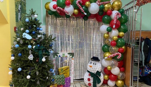 В школе №536 завершился конкурс на лучшее новогоднее украшение кабинета