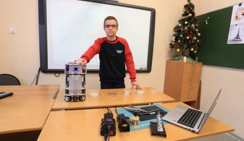 Искусственный ассистент. Созданный школьником из ЮЗАО робот облегчит работу ученых