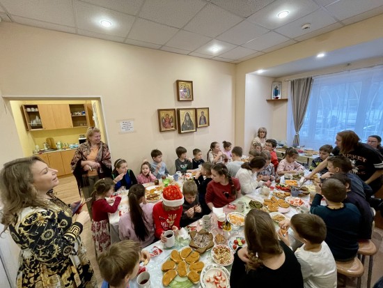 В Воскресной школе Котловки прошел праздник, посвящённый святителям Николаю и Спиридону