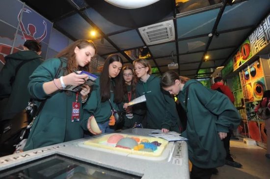 Путешествие в науку. Луганские школьники провели экскурсионный день в Дарвиновском музее