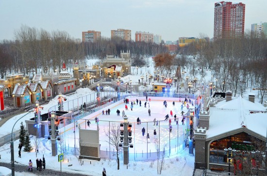 В Теплом Стане бесплатный каток на фестивальной площадке будет открыт до конца зимы