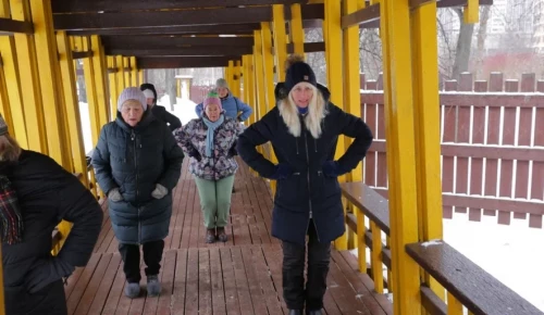 В Воронцовском парке для долголетов проводят занятия по лечебной физкультуре