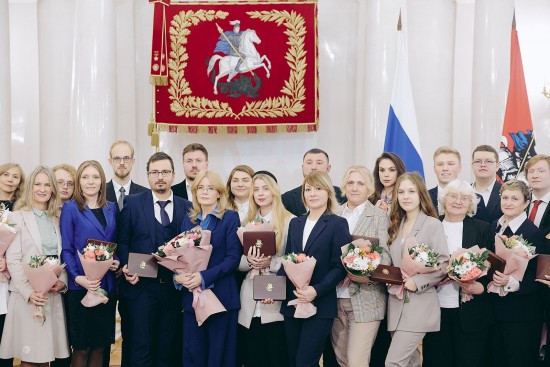 Одиннадцатиклассник школы №1995 награжден знаком отличия  «Волонтер Москвы»