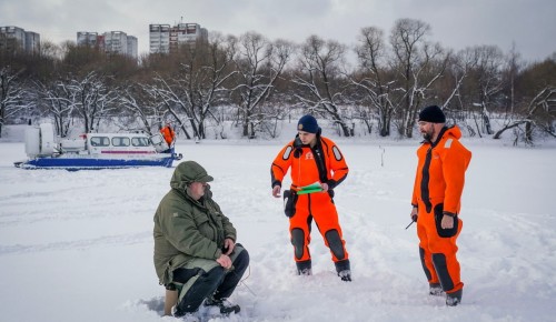 Более 20 судов на воздушной подушке патрулируют столичные реки и водоемы для предотвращения происшествий