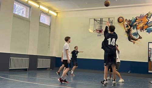 Сборная школы №2115 успешно выступила в соревнованиях по баскетболу в рамках всероссийского проекта «Вызов первых»