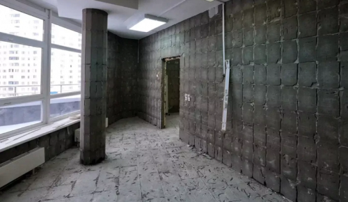 В поликлинике на ул. Брусилова строители заканчивают демонтажные работы 