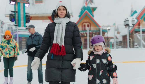 Рассекая лед. Катки на площадках «Московские сезоны» открыты до конца сезона