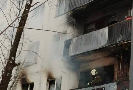 Два человека погибли при пожаре в доме на ул. Большой Юшуньской