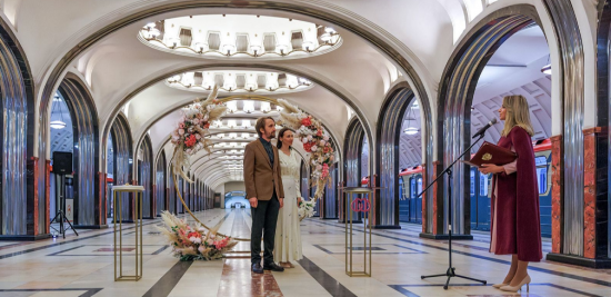 Анастасия Ракова рассказала о первых парах, поженившихся на станции метро «Маяковская» в 2024 году 