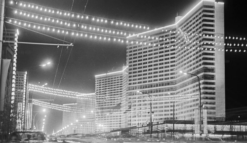 Главархив рассказал, как в столице улучшали уличное освещение в 1950-е годы