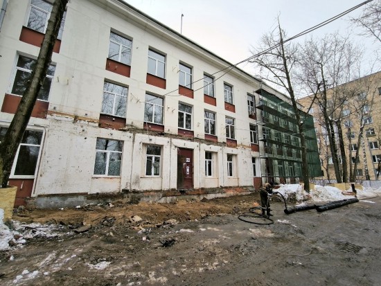 В Ломоносовском районе в здании поликлиники №10 завершен демонтаж внутренних перегородок