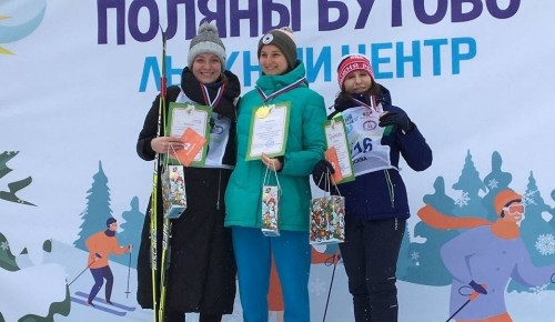 Учительница школы №46 стала призером межокружных лыжных гонок