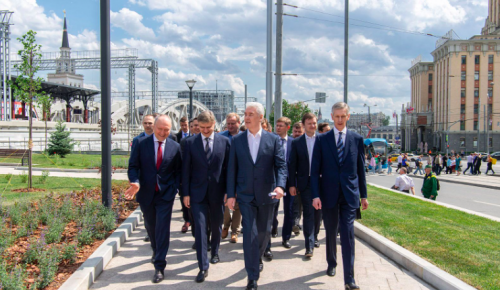 Собянин: Продолжим обустраивать территорию для пешеходов у станций метро и МЦД